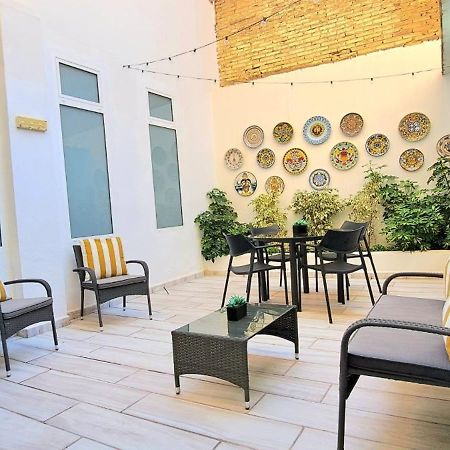 New! Renovated, Centrally Located, Private Entrance, Terrace Apartment บาเลนเซีย ภายนอก รูปภาพ
