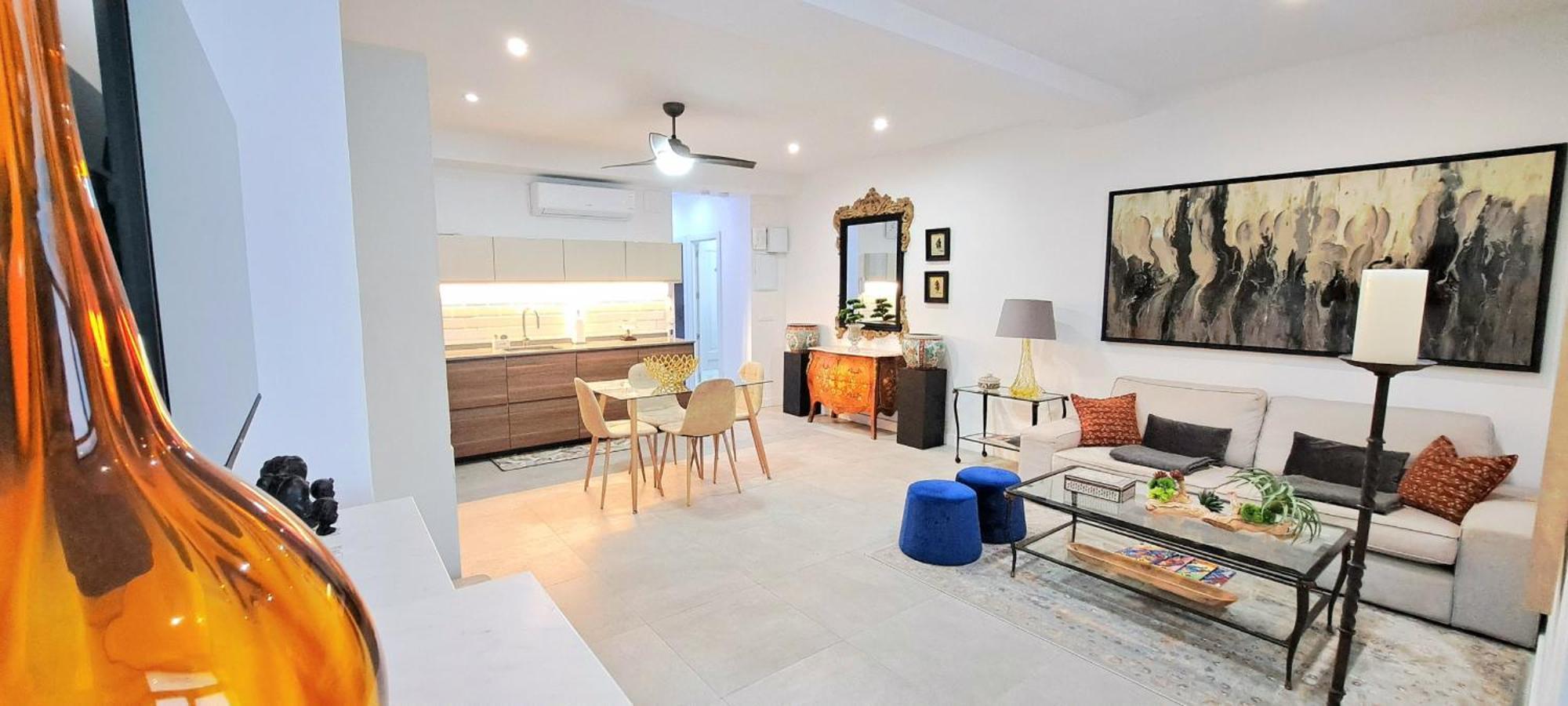 New! Renovated, Centrally Located, Private Entrance, Terrace Apartment บาเลนเซีย ภายนอก รูปภาพ